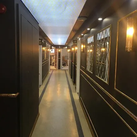 Aparthotel City Home
