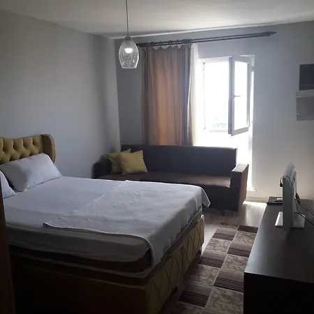 City Home Aparthotel