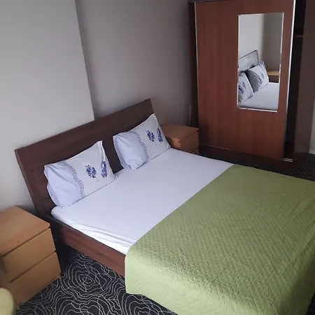 Aparthotel City Home 2*