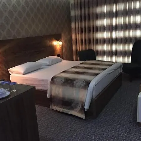City Home Aparthotel